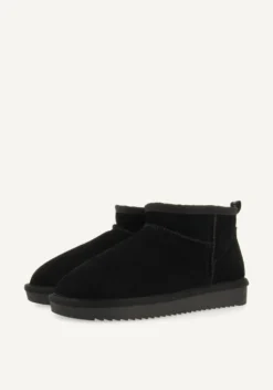 BOTAS AUSTRALIANAS COLOR NEGRO DE CAÑA BAJA PARA MUJER BEREK