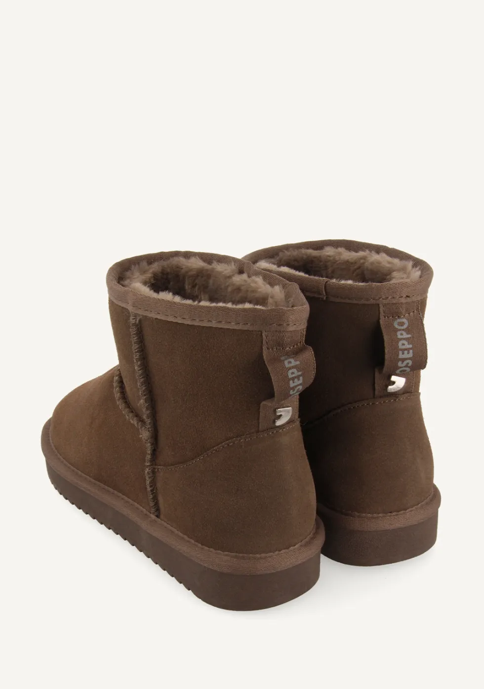 BOTAS AUSTRALIANAS COLOR TAUPE DE CAÑA MEDIA PARA MUJER GILLIAM