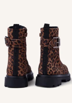 BOTAS PIEL SERRAJE ESTAMPADO ANIMAL TINTAH