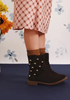 BOTINES CHOCOLATE PIEL TACHUELAS