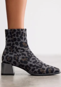 BOTINES ESTAMPADO ANIMAL ELÁSTICOS