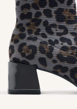 BOTINES ESTAMPADO ANIMAL ELÁSTICOS