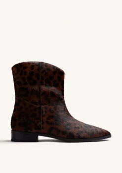 BOTINES ESTAMPADO ANIMAL PIEL