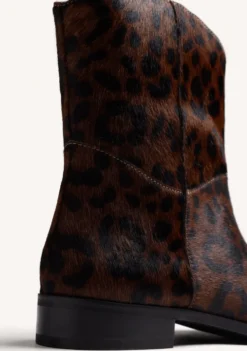 BOTINES ESTAMPADO ANIMAL PIEL