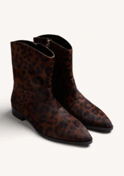 BOTINES ESTAMPADO ANIMAL PIEL