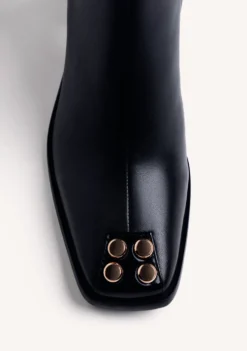 BOTINES NEGRO PIEL TACHAS