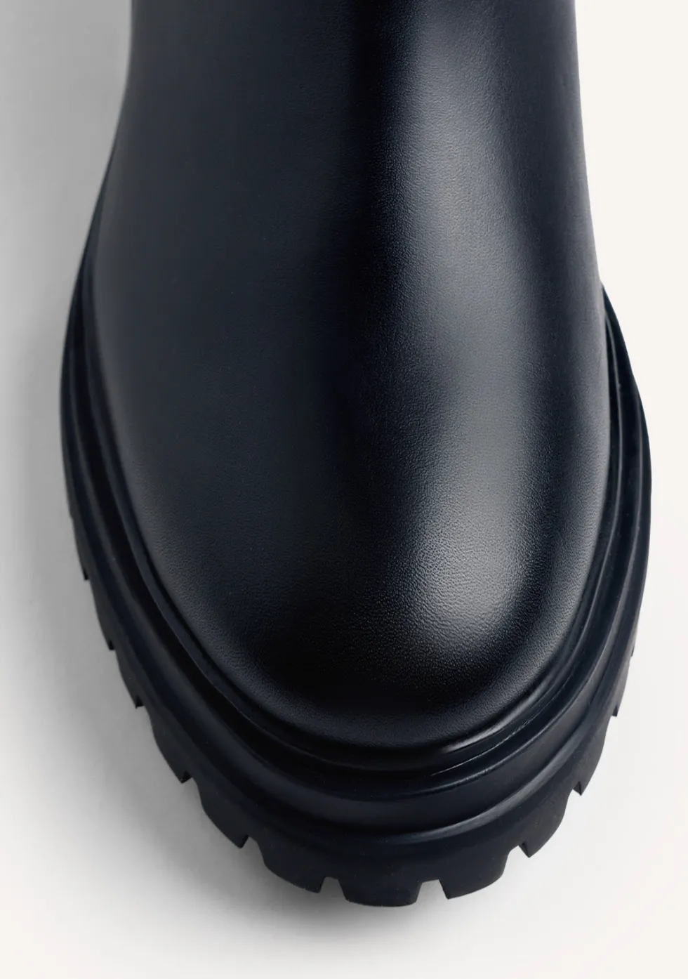 BOTINES NEGRO PIEL TACHAS