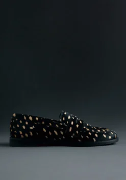 MOCASINES PIEL ESTAMPADO ANIMAL NEGRO BY MELYSA PINTO
