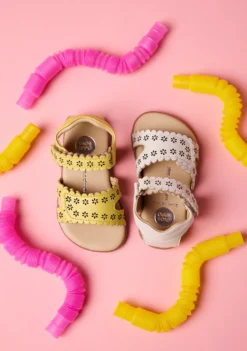 SANDALIAS BAREFOOT PIEL CALADA FLORES KABATI