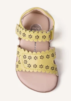 SANDALIAS BAREFOOT PIEL CALADA FLORES KABATI