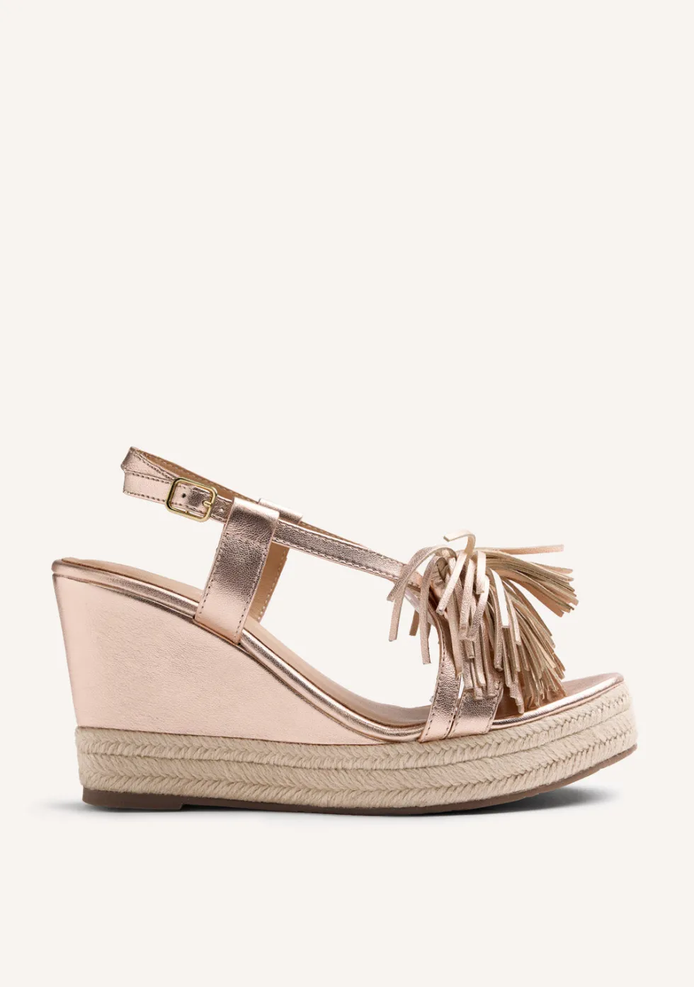SANDALIAS CUÑA PIEL BRILLO Y FLECOS KILOSA