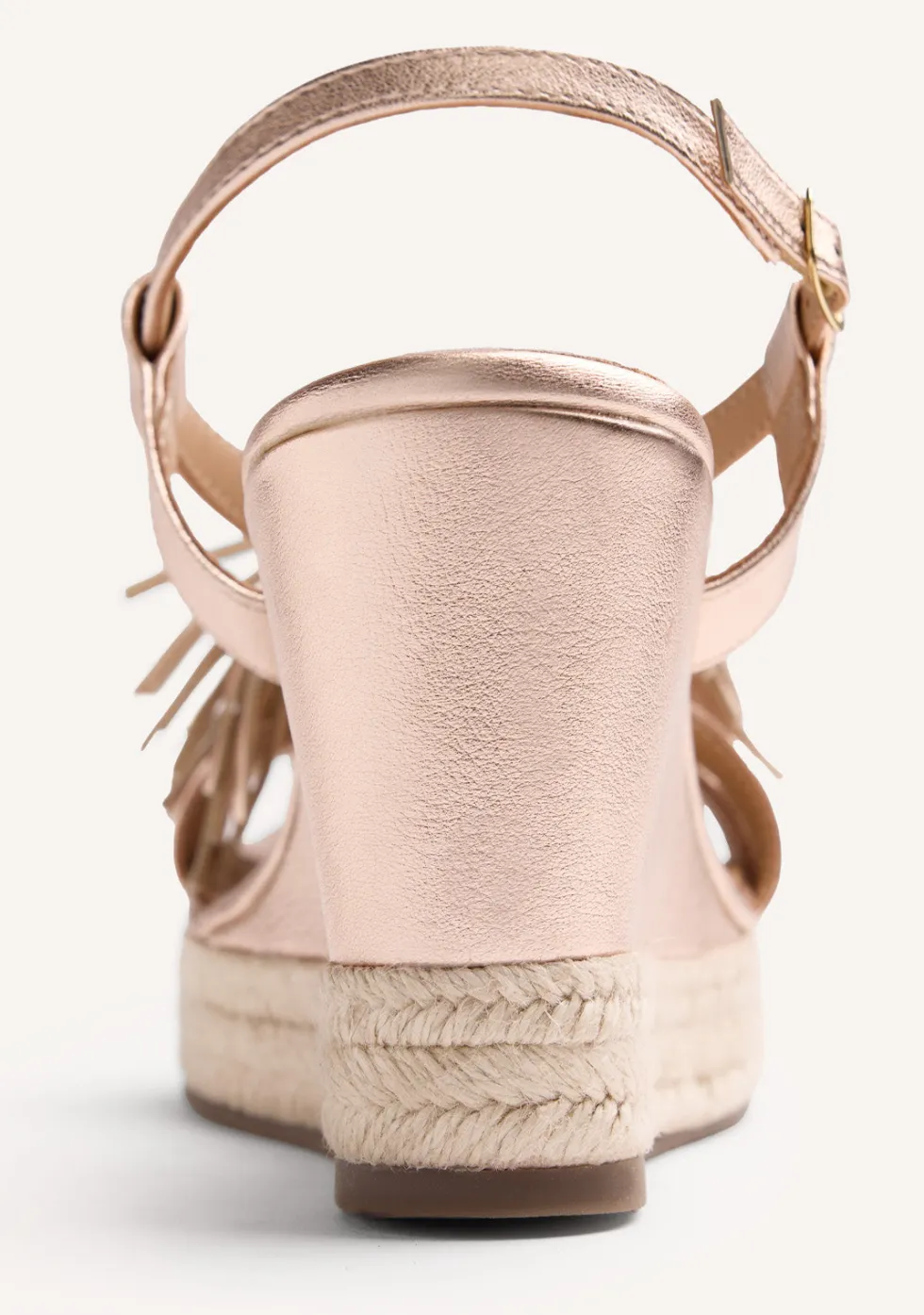 SANDALIAS CUÑA PIEL BRILLO Y FLECOS KILOSA