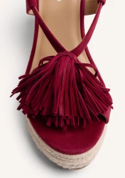 SANDALIAS CUÑA PIEL FLECOS KILOSA