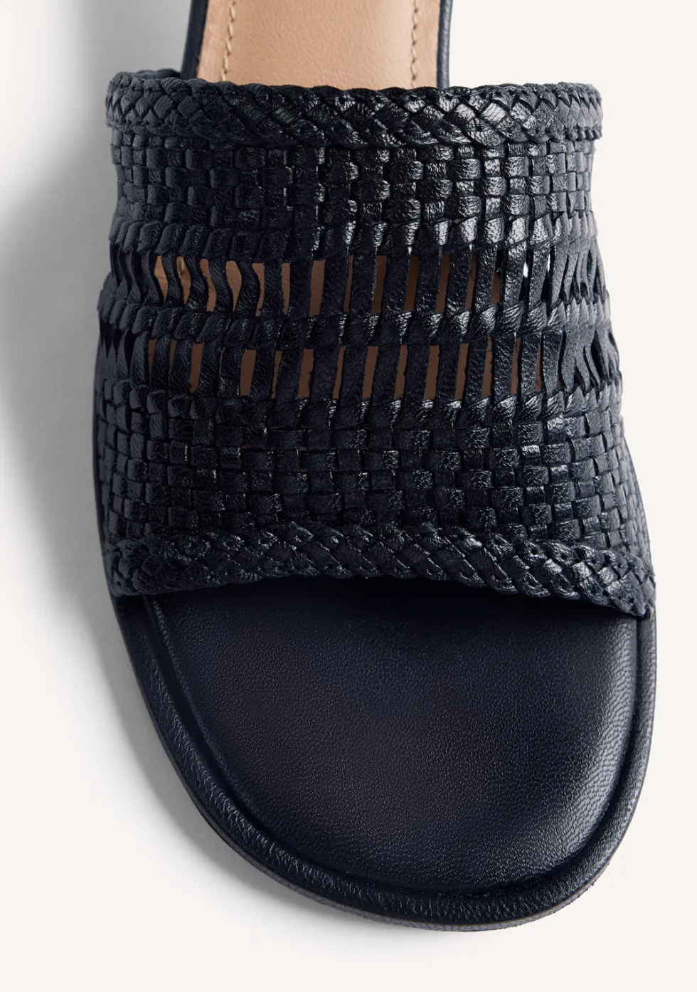 SANDALIAS MULES TACÓN PIEL TRENZADA BALKAN