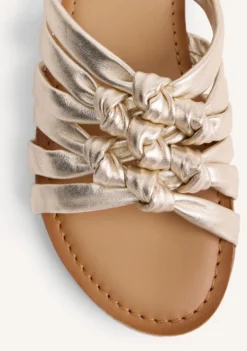 SANDALIAS PIEL BRILLO Y NUDOS CALBAYOG