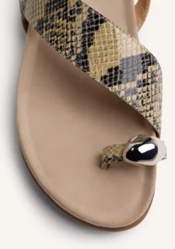 SANDALIAS PIEL ESTAMPADO ANIMAL Y JOYA TANAUAN