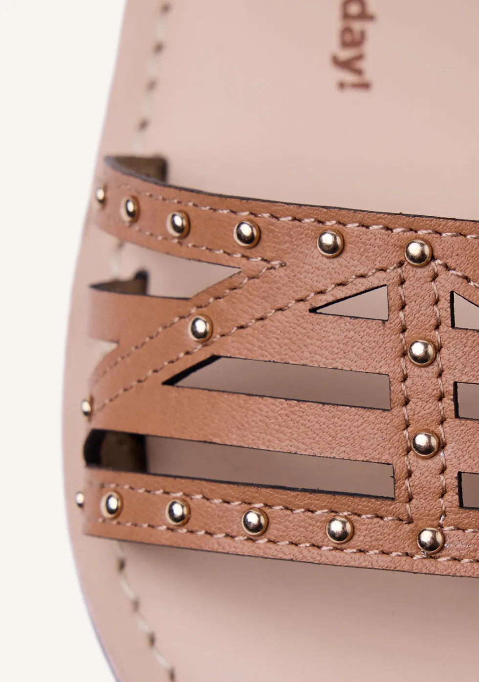 SANDALIAS PIEL TACHAS YSTAD