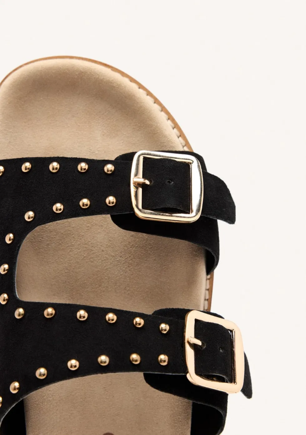 SANDALIAS TACHAS PIEL STELLA