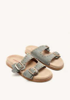 SANDALIAS TACHAS PIEL STELLA