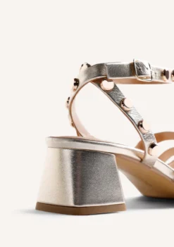 SANDALIAS TACÓN PIEL TACHAS KASULU