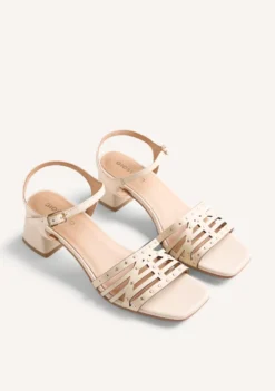 SANDALIAS TACÓN PIEL Y TACHAS BAIS