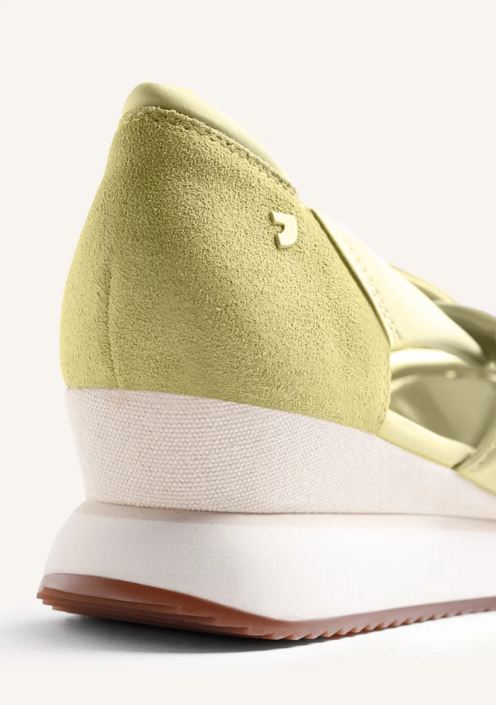 ZAPATILLAS ABIERTAS PIEL Y REJILLA CUÑA TUHELJ