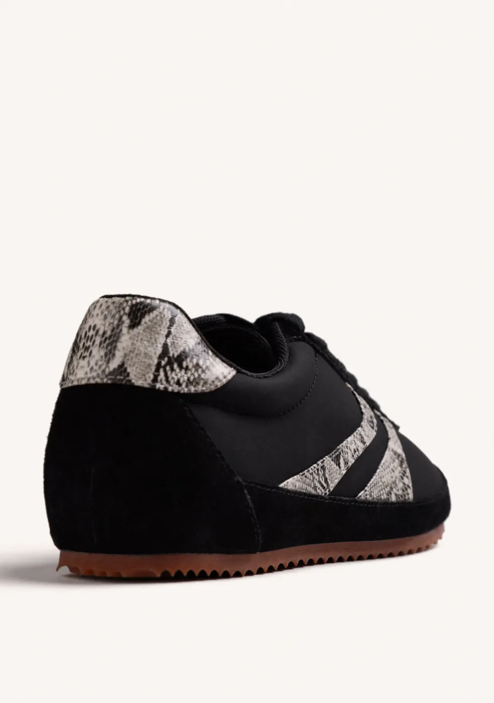 ZAPATILLAS NEGRO PIEL