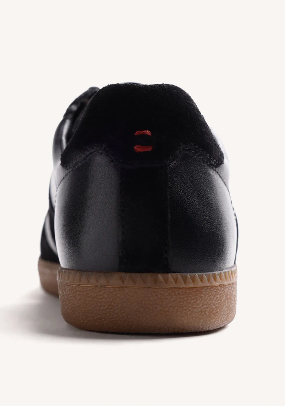 ZAPATILLAS NEGRO PIEL