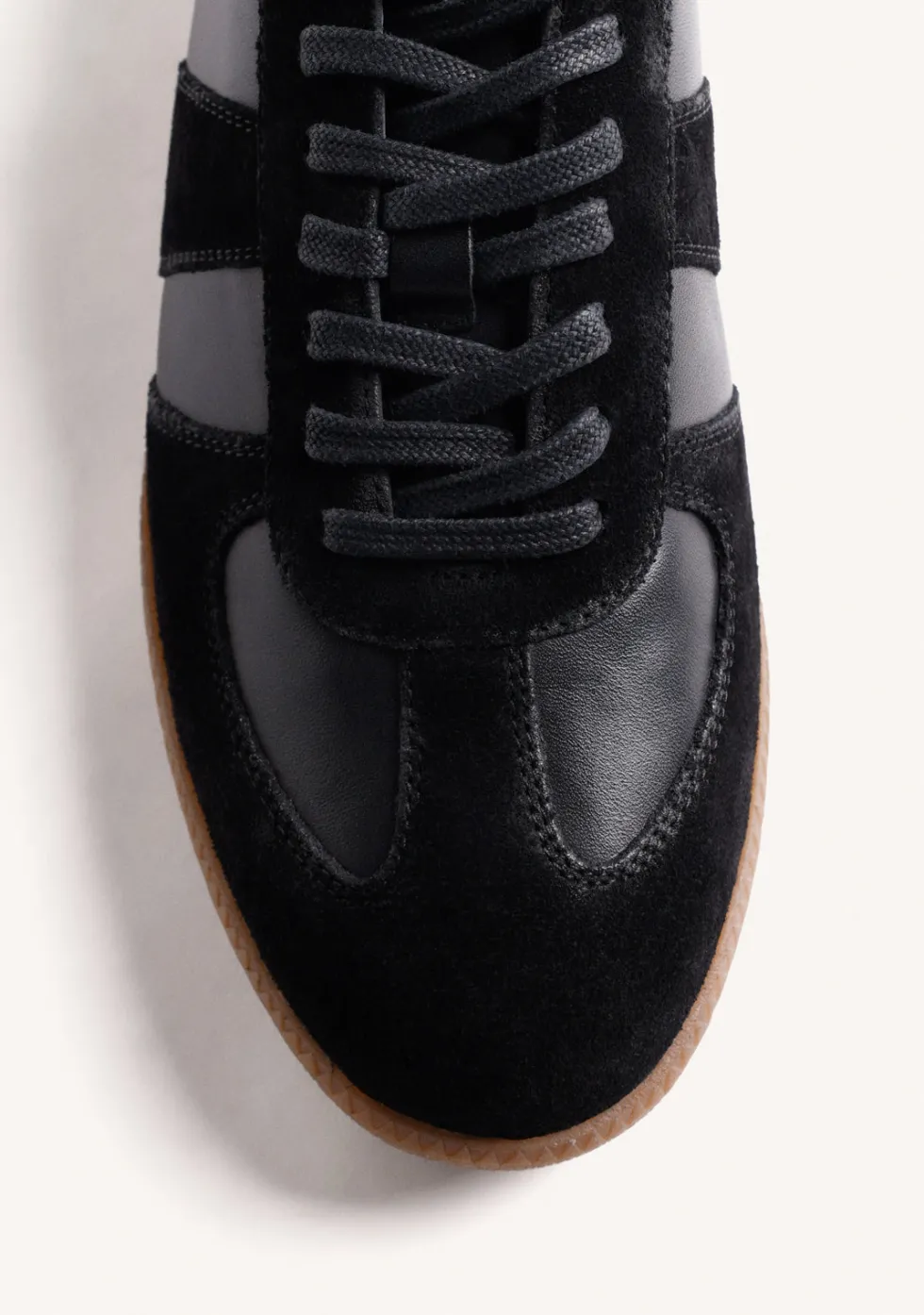 ZAPATILLAS NEGRO PIEL