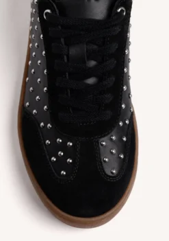 ZAPATILLAS NEGRO PIEL TACHAS