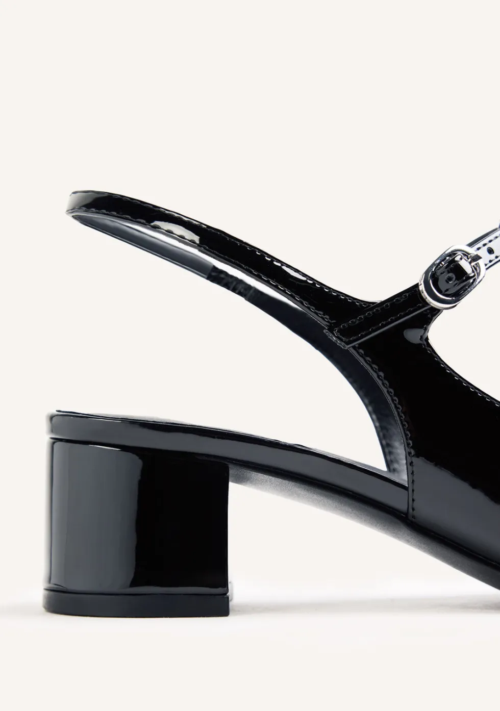 ZAPATOS MARY-JANE NEGRO EFECTO CHAROL