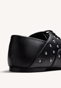 ZAPATOS PLANOS NEGRO PIEL TACHAS