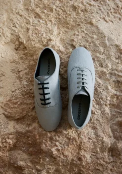ZAPATOS PLANOS PIEL GRIS BY MELYSSA PINTO