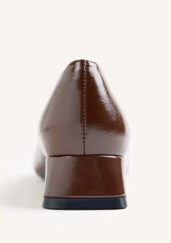 ZAPATOS TACÓN MARRÓN EFECTO CHAROL