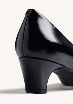 ZAPATOS TACÓN NEGRO EFECTO CHAROL