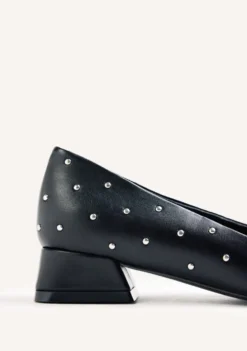 ZAPATOS TACÓN NEGRO TACHAS