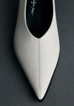 ZAPATOS TACÓN PIEL GRIS BY MELYSSA PINTO
