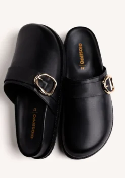 ZUECOS NEGRO PIEL HEBILLA