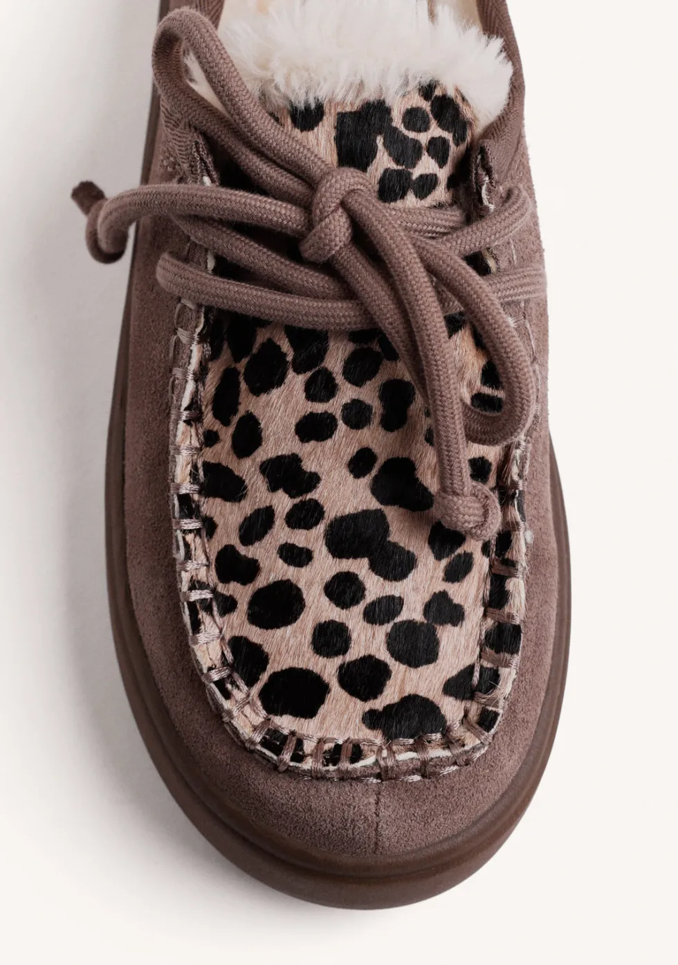 ZUECOS TAUPE PIEL ESTAMPADO ANIMAL